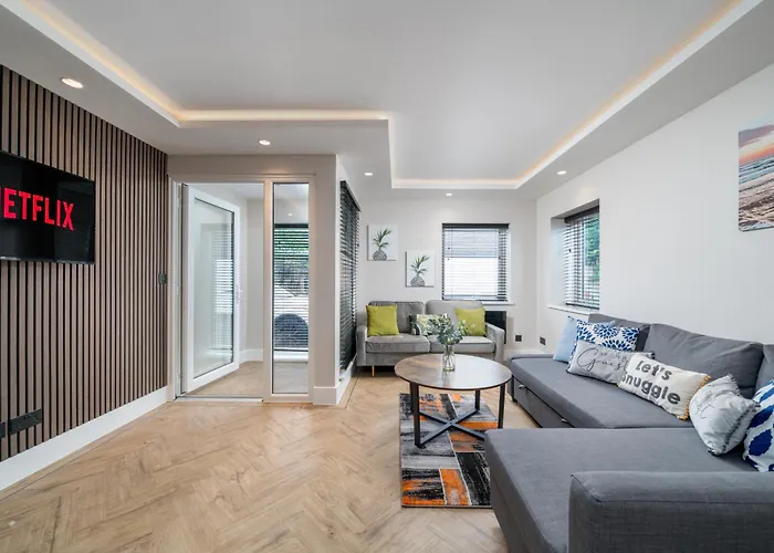 Skyvillion -Cozy & Amazing King 1Bed Apartment In London Cockfosters Mins To Tube